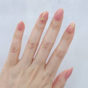 最高に大人可愛い。不器用さん向け「プレゼントリボンネイル」のやり方