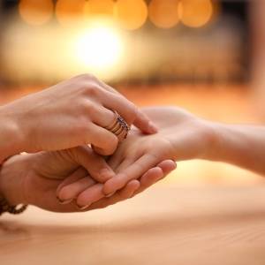 難局を打開する力を持つ。「分析力が高い人」に現れるレアな手相5選