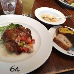 【兵庫・神戸】ゆったり楽しむランチに……♪世界の厳選ワインが揃う「Bar & bistoro 64」