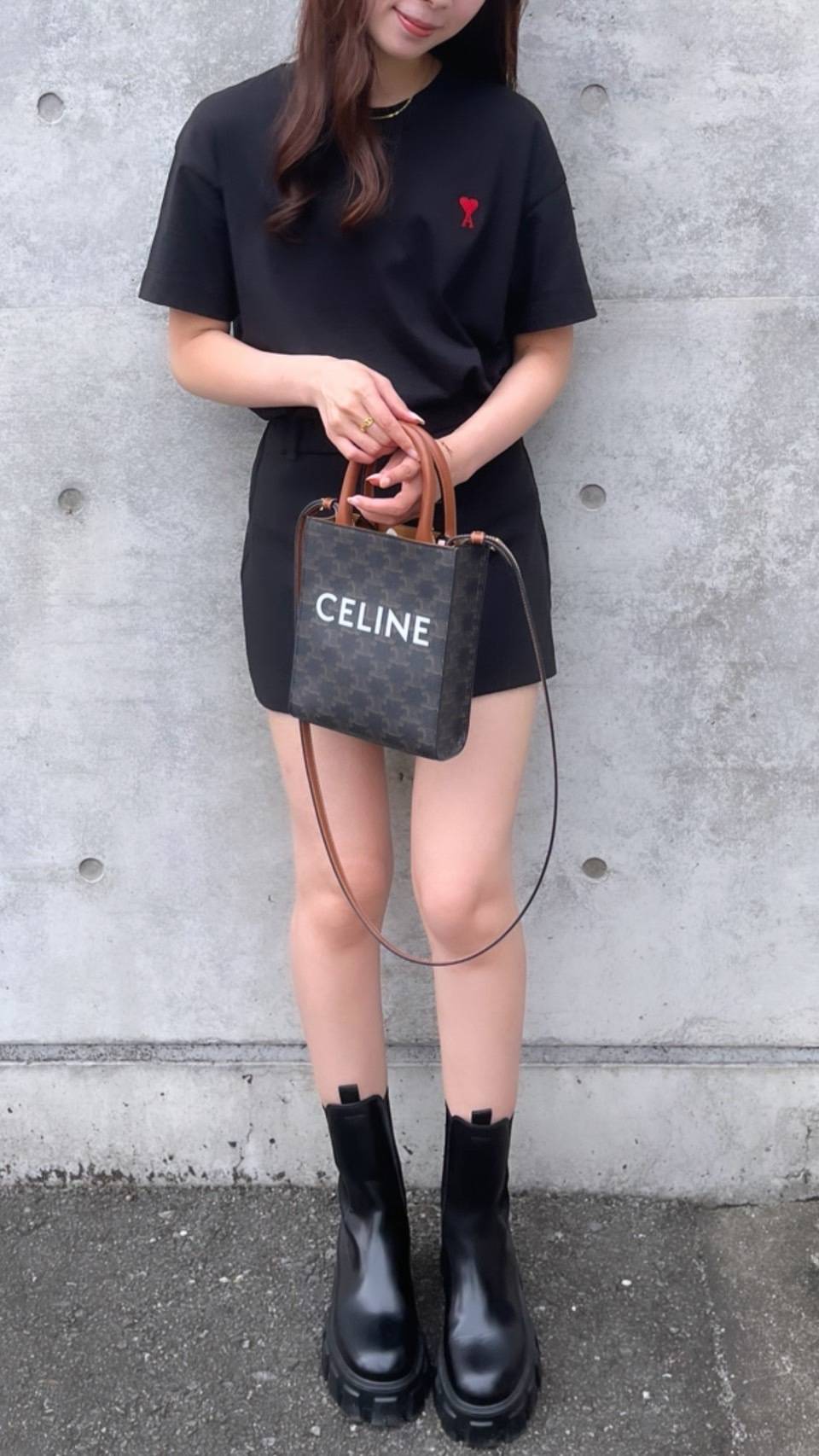 PRADAのサイドゴアブーツ着画