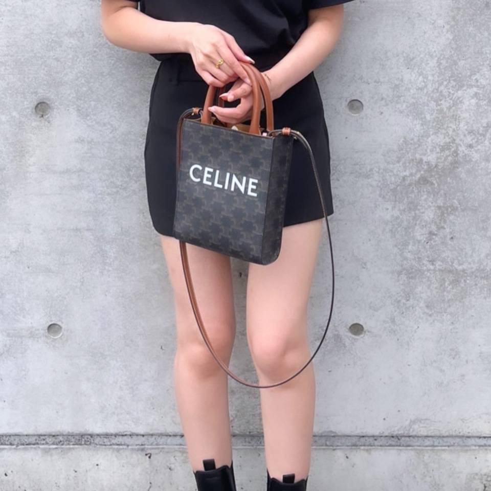 スタイルアップが叶う♡愛用中の神アイテム「PRADA」のサイドゴアブーツ