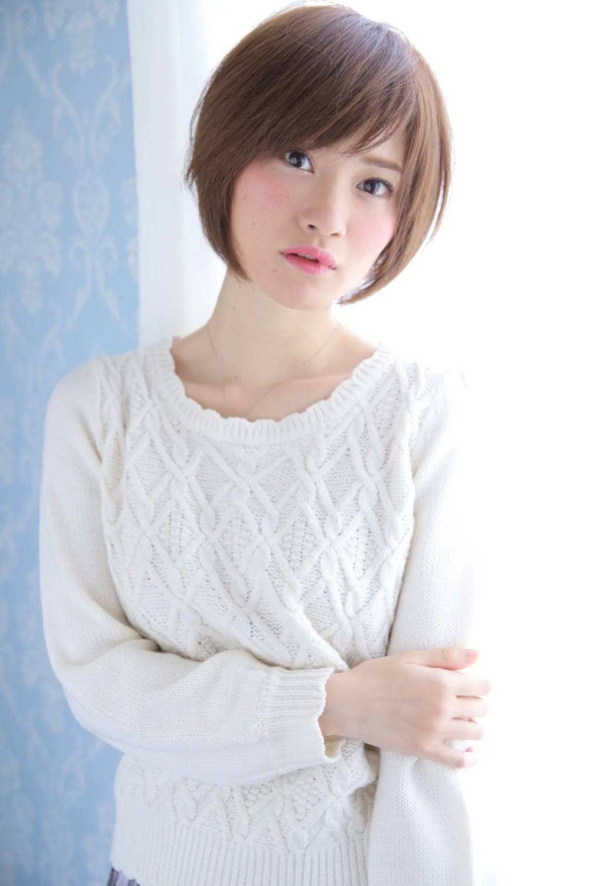 シンプルな丸みショート