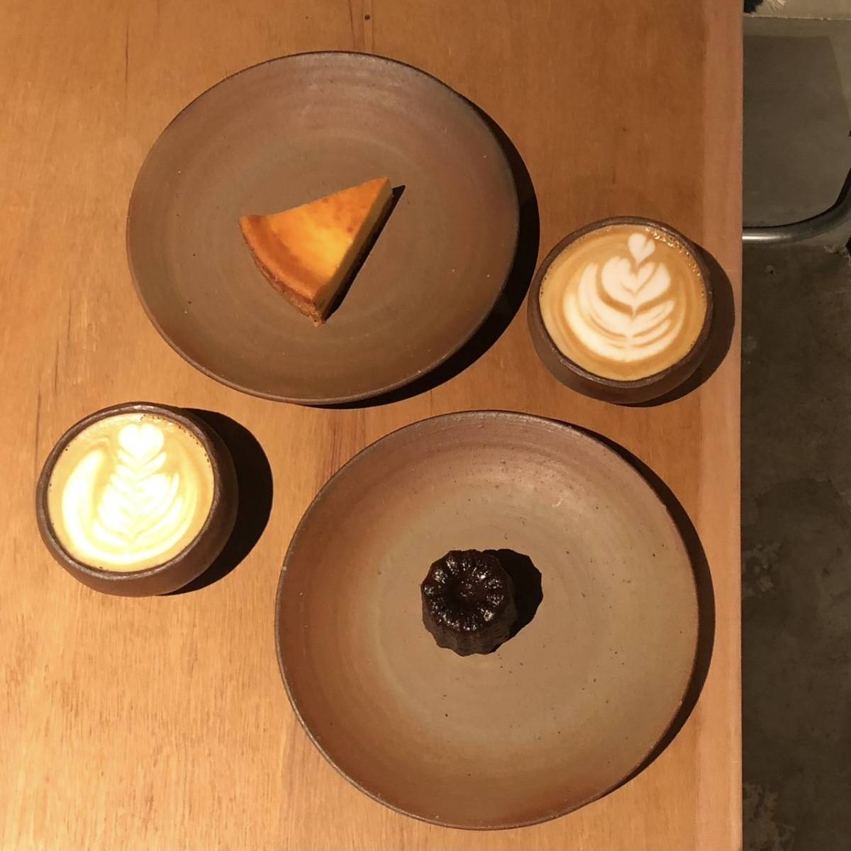 ラテとカヌレとチーズケーキ