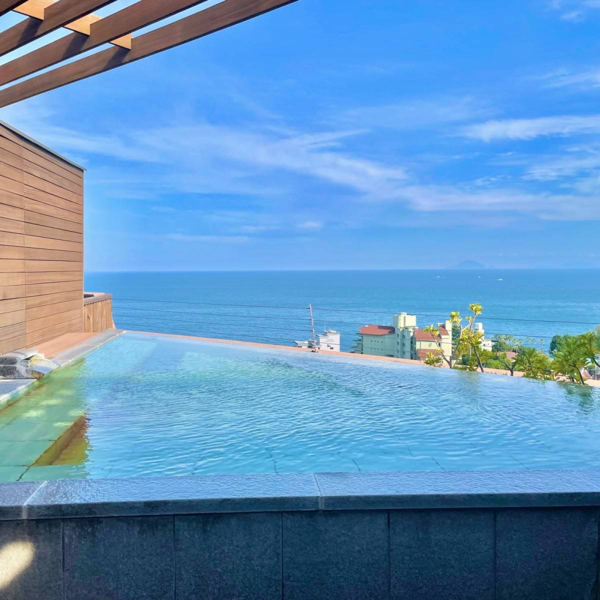 熱川プリンスホテルの天空露天風呂