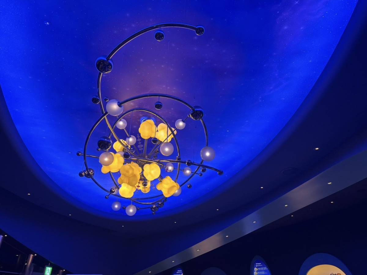 巨大なポップコーンのシャンデリア