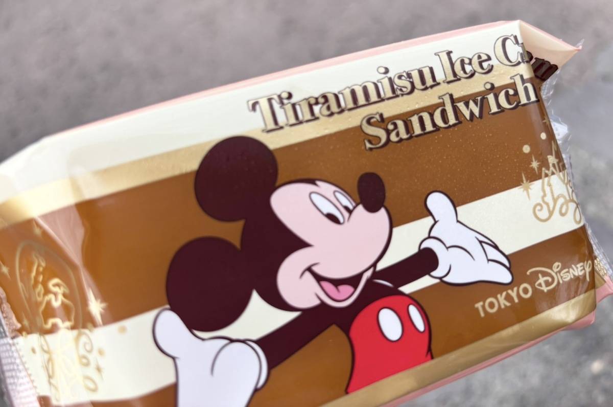 ティラミス・クッキーサンドアイス