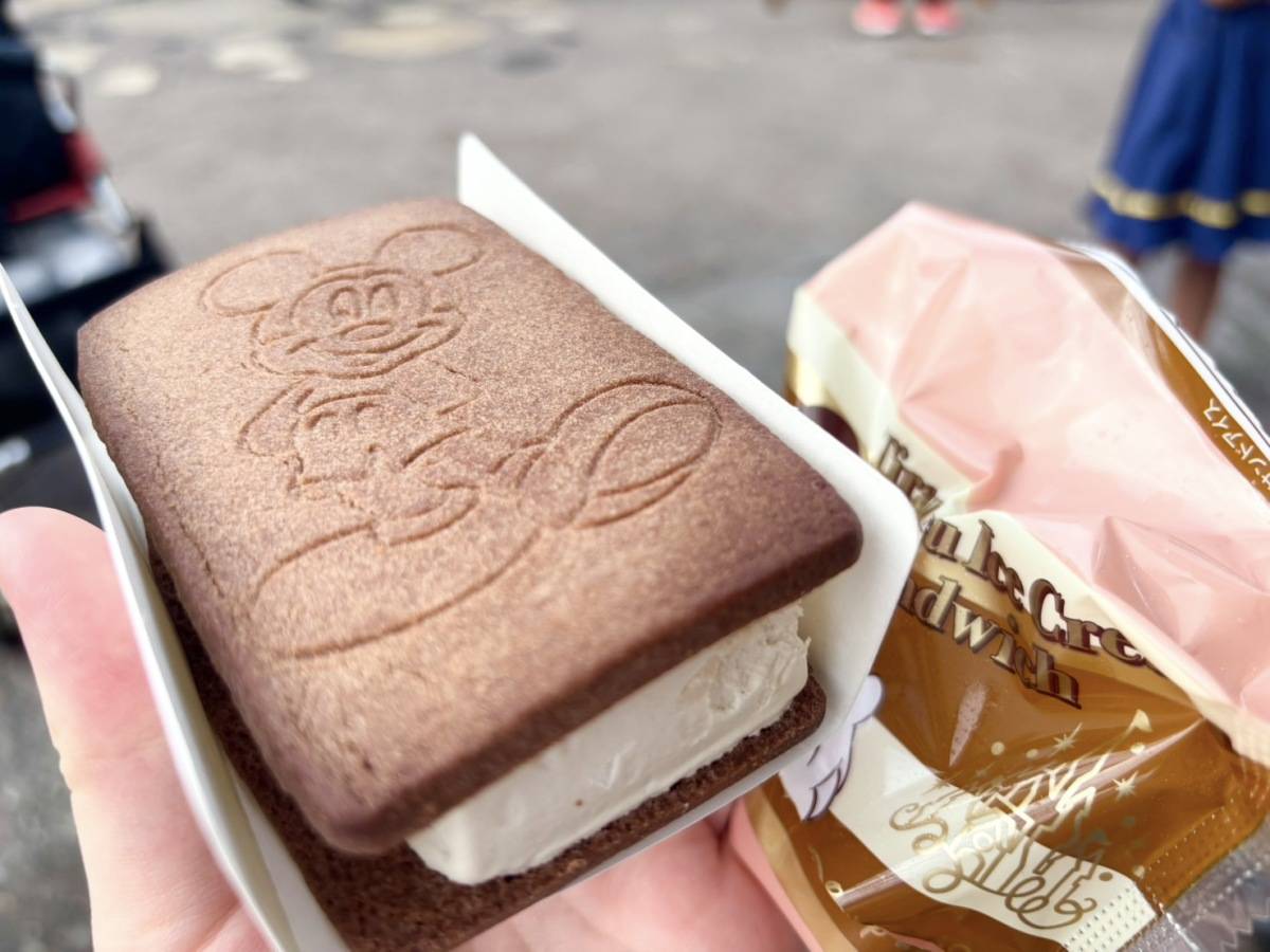 ティラミス・クッキーサンドアイス