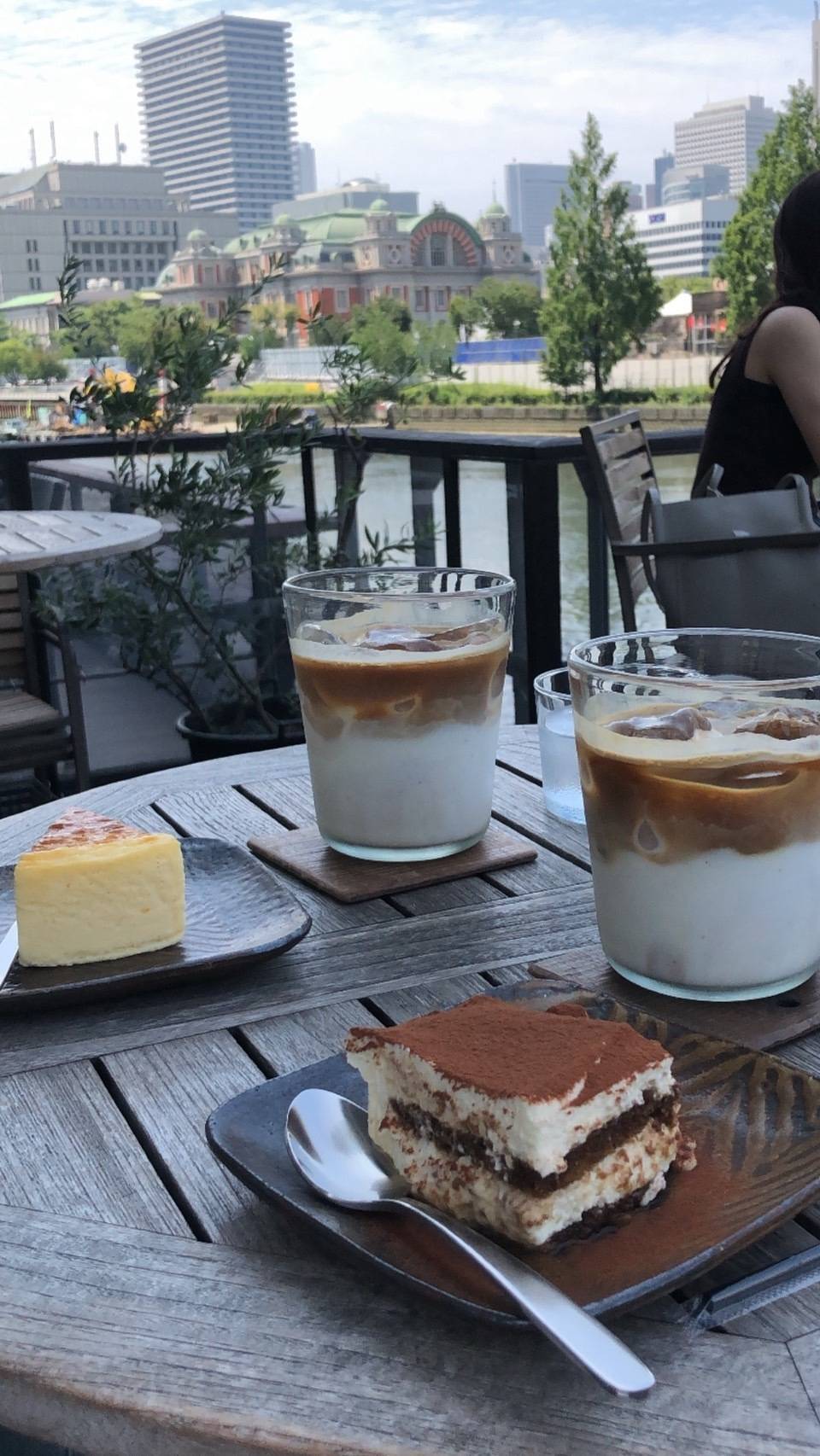 「MOTO COFFEE」のスイーツとコーヒー