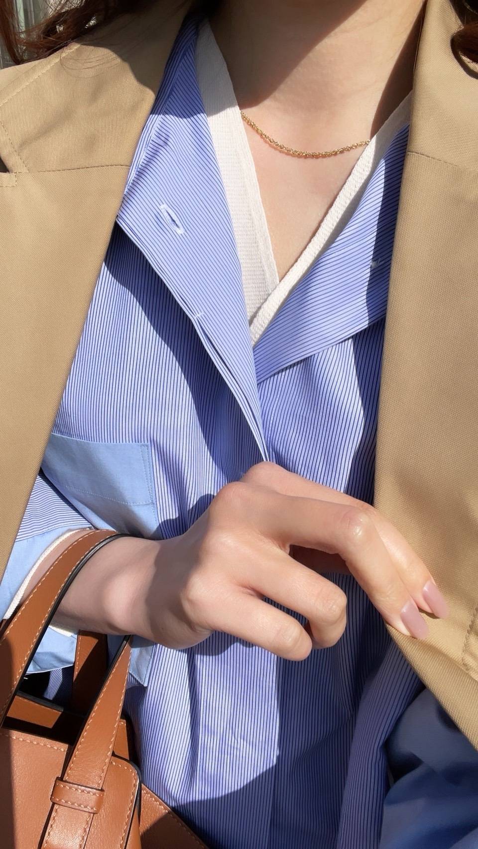 ブルーシャツコーデ