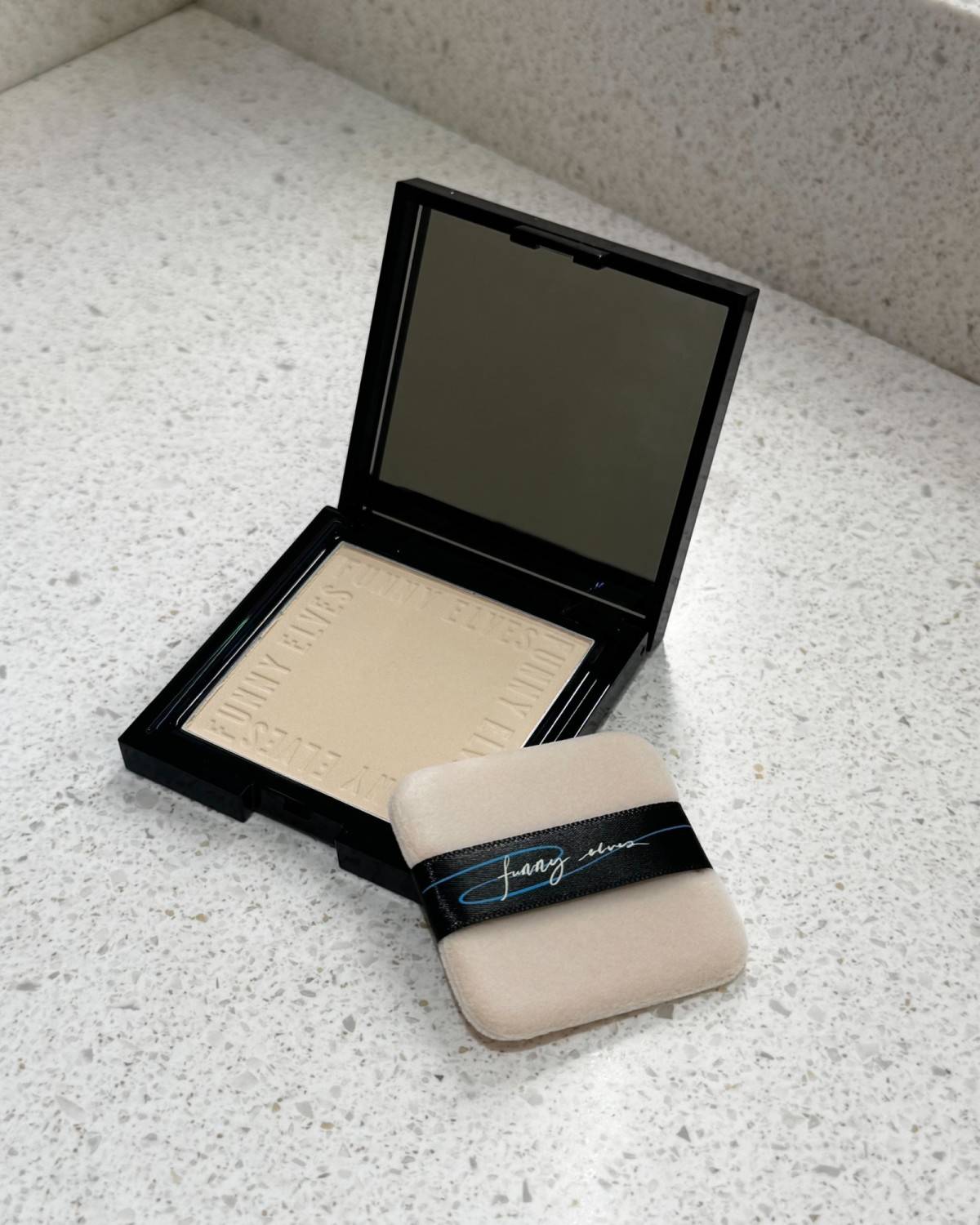 方里 FunnyElves「ソフトマットプレストパウダー」