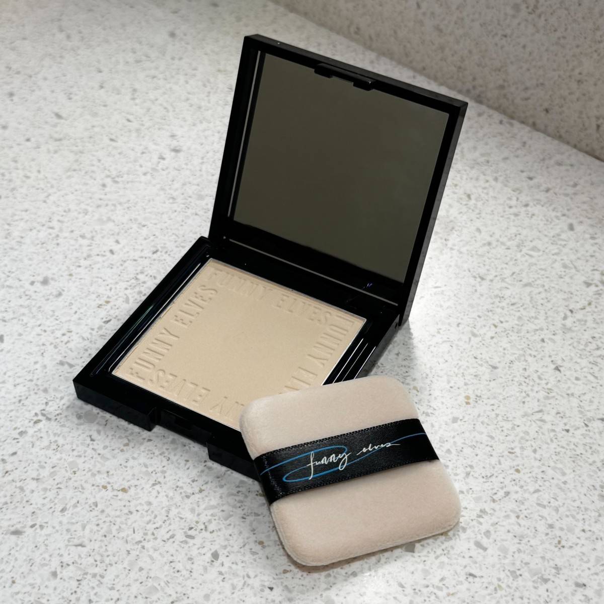 方里 FunnyElves「ソフトマットプレストパウダー」