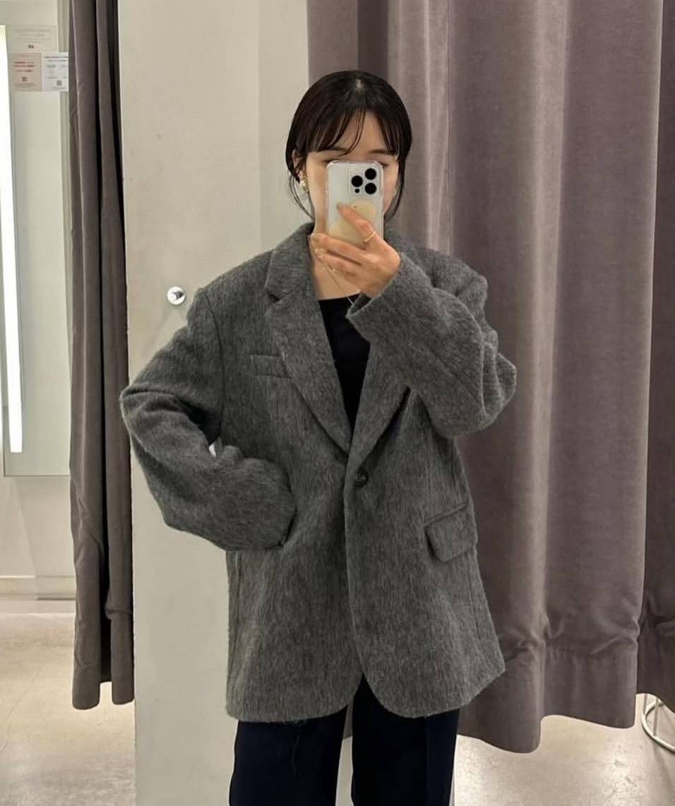 オーバーサイズのウールコート着画