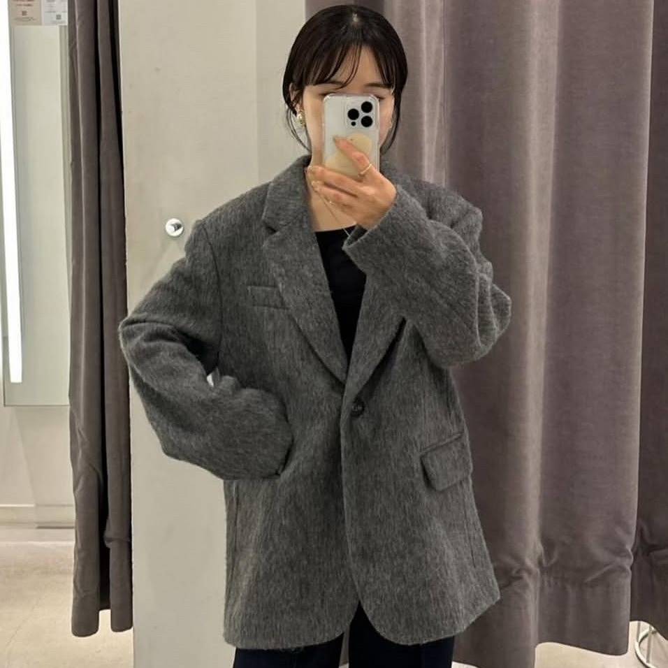 オーバーサイズのウールコート着画