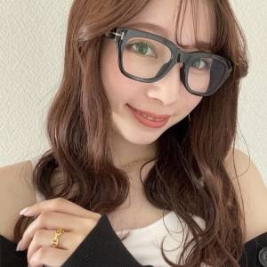 日常にもフォーマルにも使える万能眼鏡。「TOM FORD」で大人の品格をプラス……！