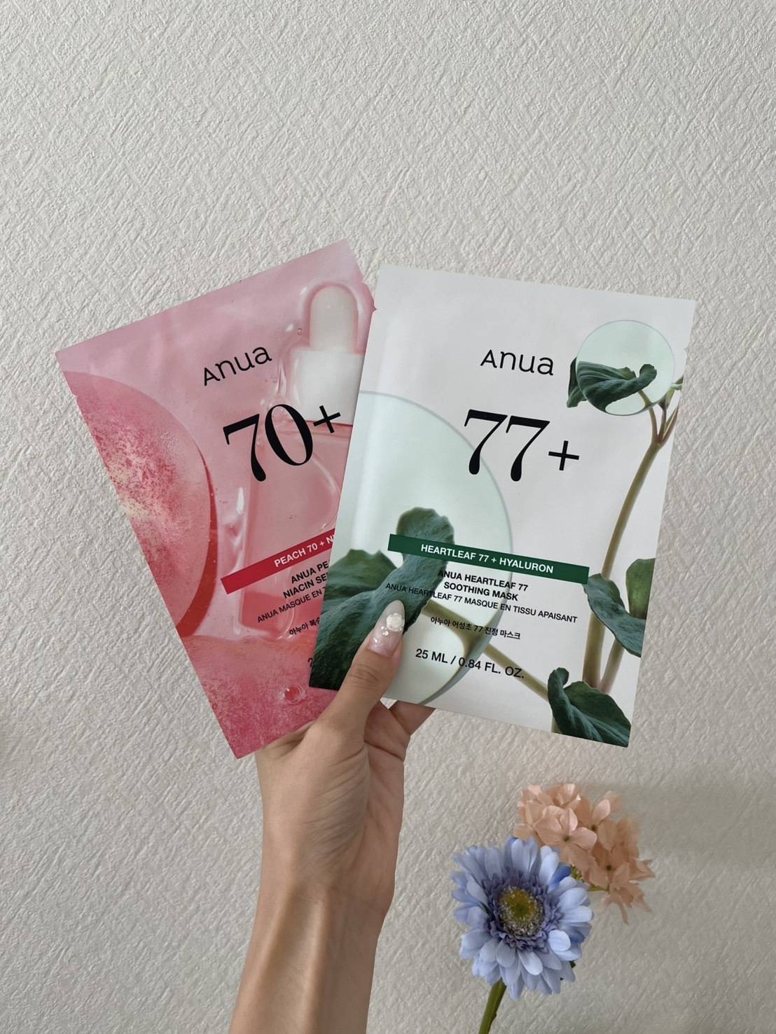 「ドクダミ77スージングシートマスク」と「桃70ナイアシンシートマスク」