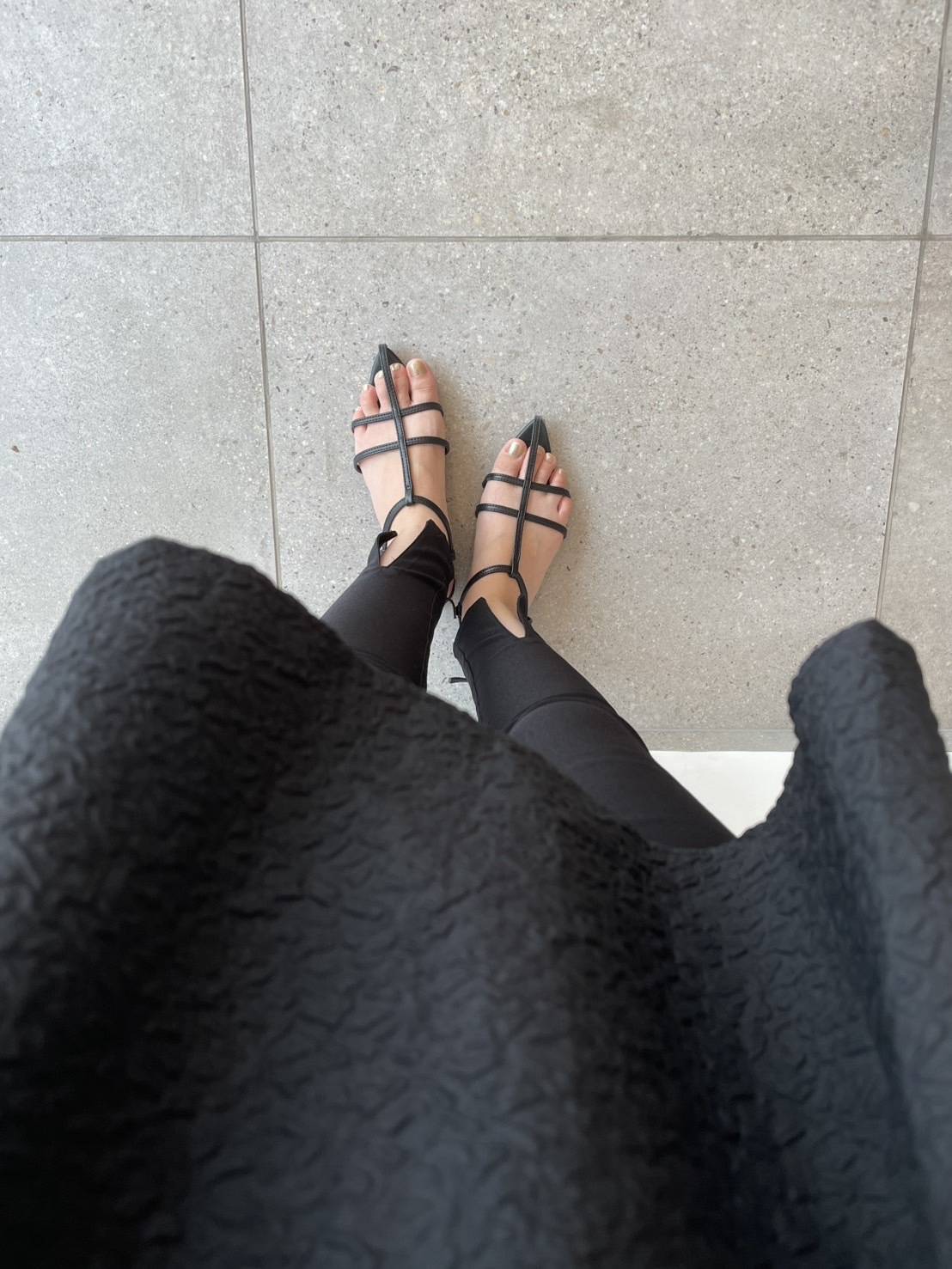 ワントーンママコーデ