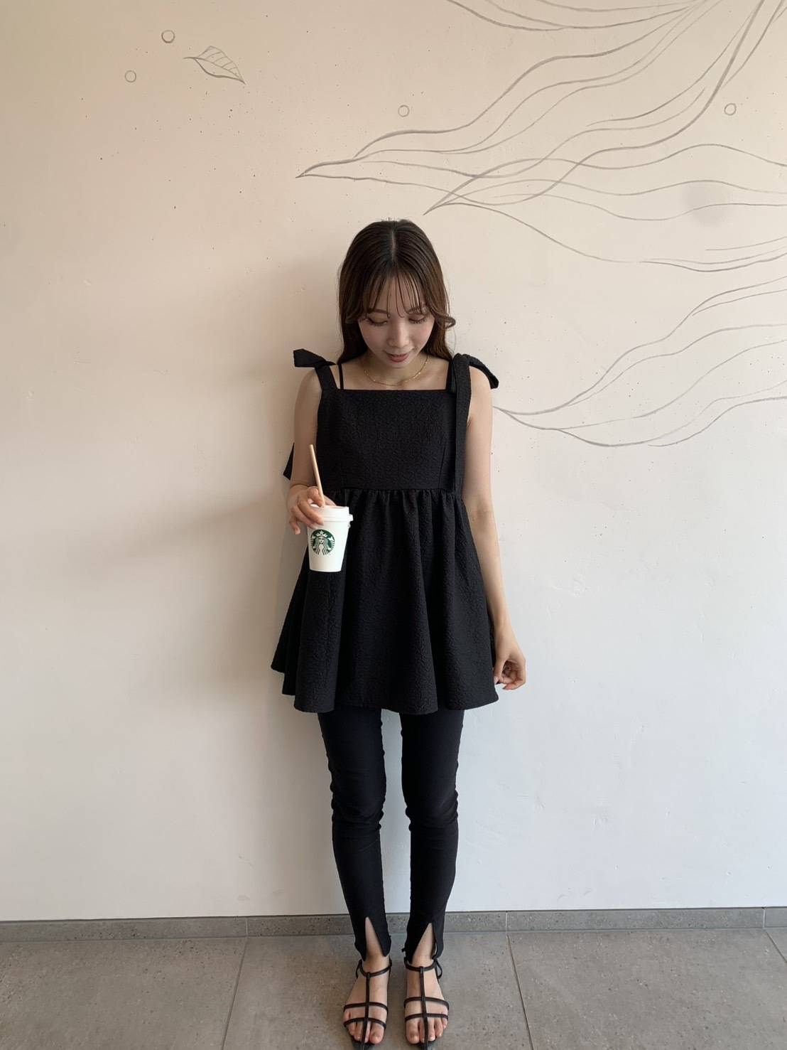 ワントーンママコーデ