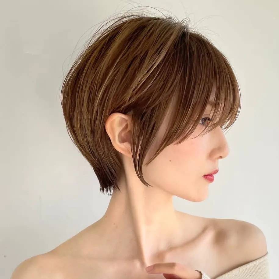 耳掛けくびれショート