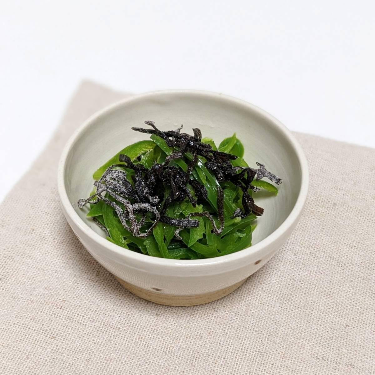 ふじっ子公式の「ふじっ子のやわらかピーマン和え」のレシピ