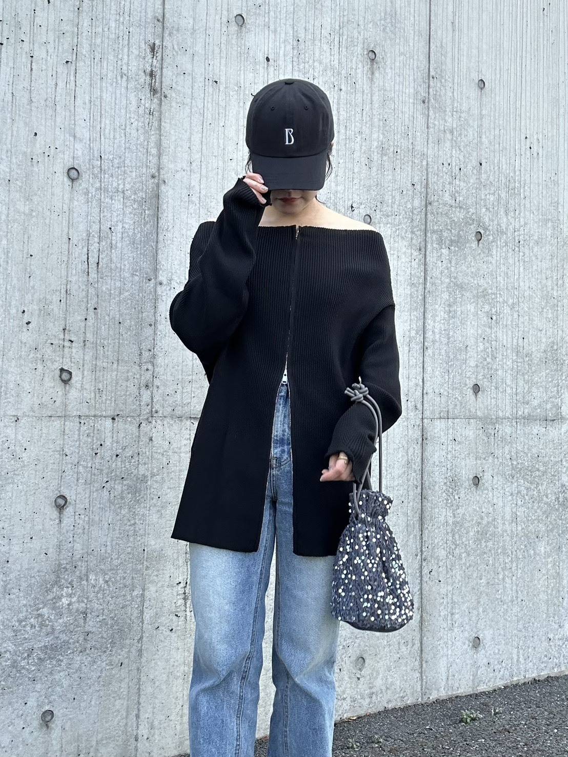 オフショルニットコーデ