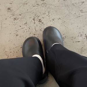 【ボリューム×ミニマル】の神バランス！大人のスタイルを完成させる「Ethform」のサボシューズ