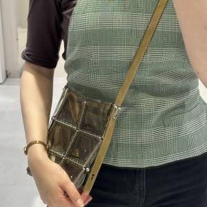 個性が光るモードスタイルに♪軽やかでアートな「52 BY HIKARUMATSUMURA」PVCバッグ