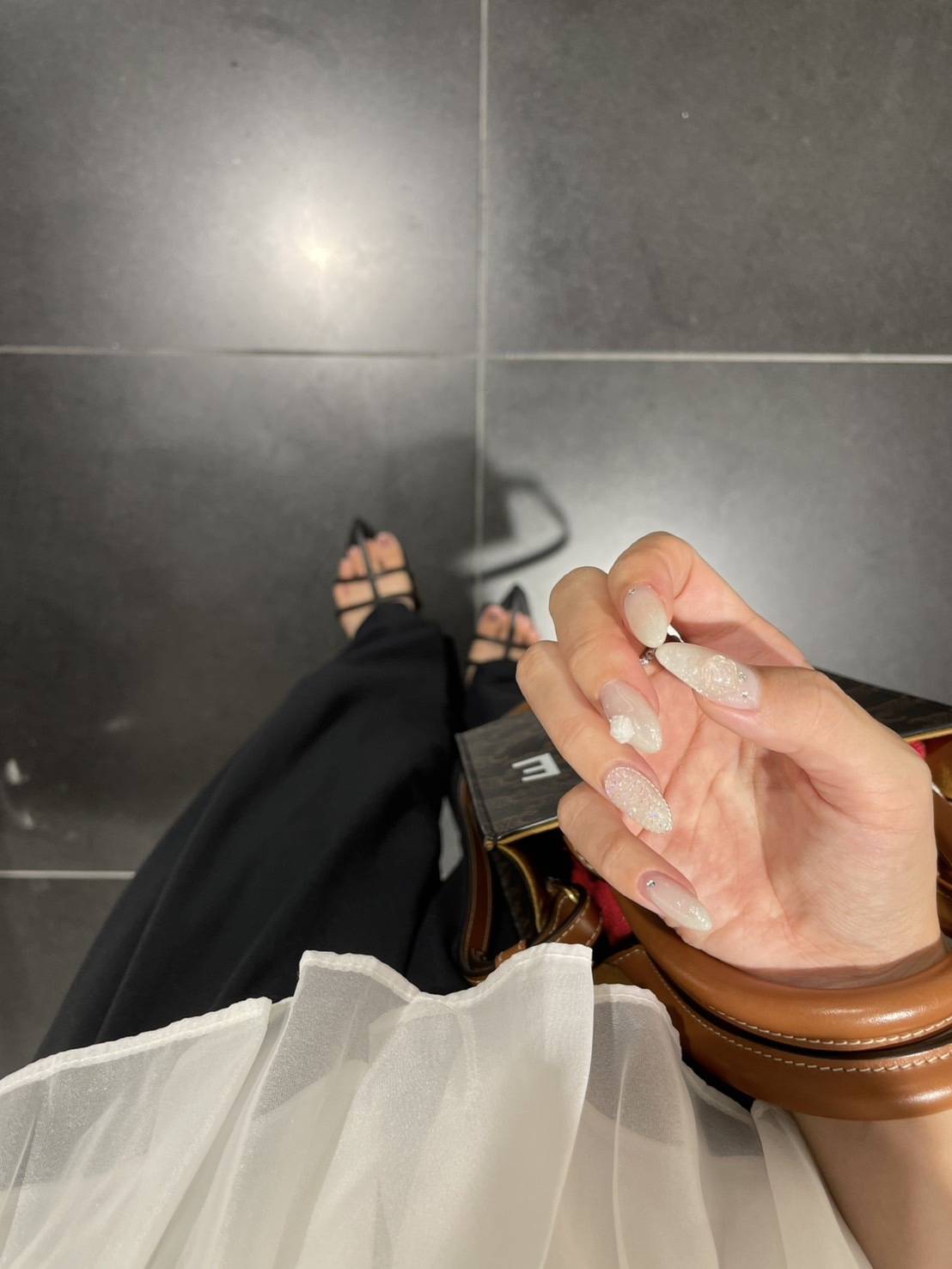 CHANELをイメージしたホワイトネイル