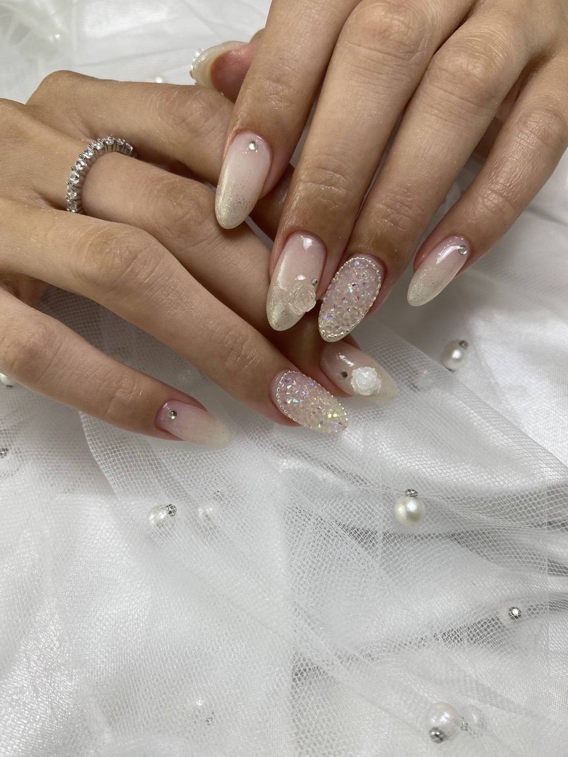 CHANELをイメージしたホワイトネイル