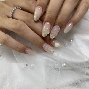 ウエディングにも……♡どんなファッションにも合う「ホワイトネイル」