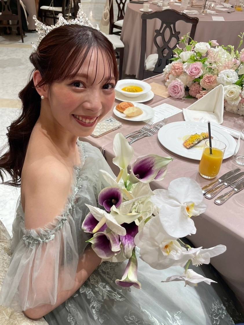 ウエディングブーケを持つcherry