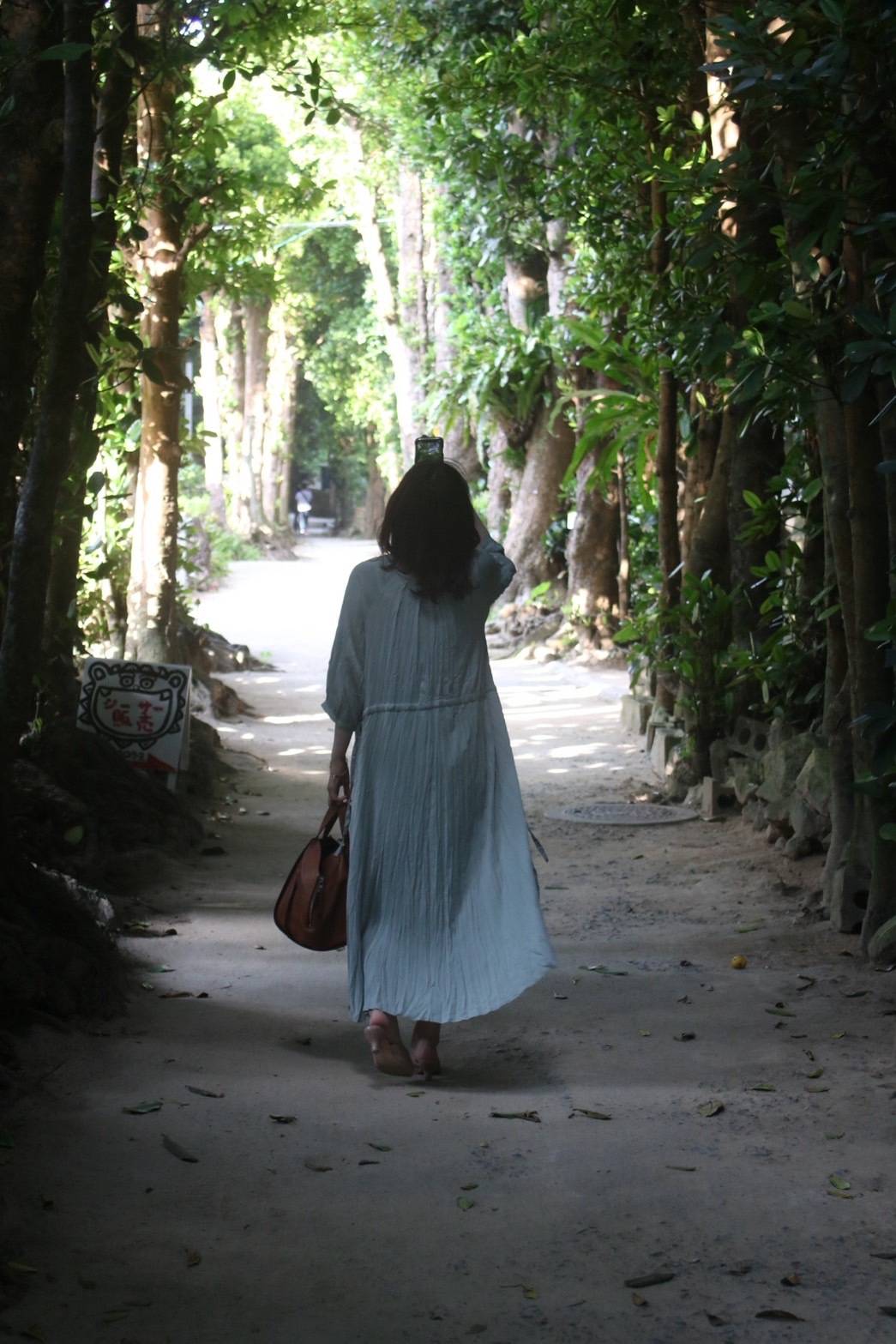 ロングワンピース×ミュールコーデ