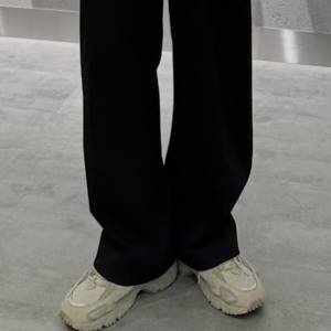 足元からトレンドをプラスして♪軽やかで歩きやすい「New Balance725」