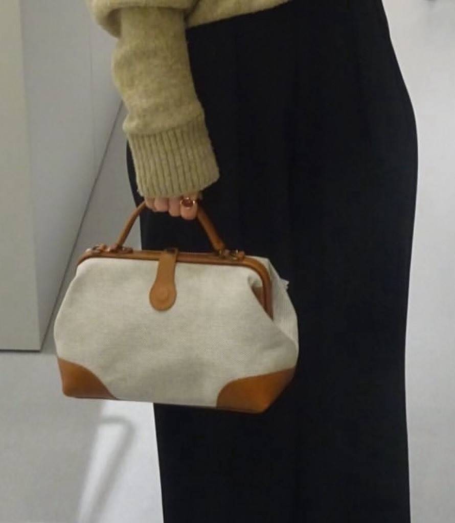 アトリエヌウの「PARCEL COTONE ミニダレス」着画