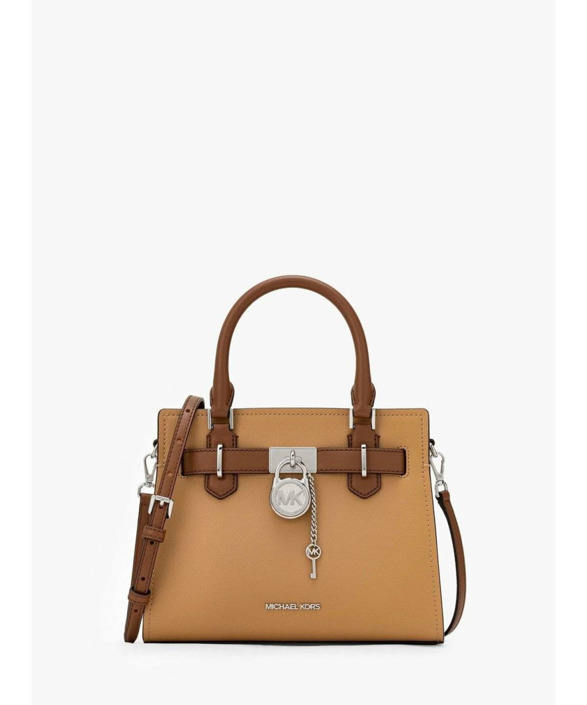 ベージュのショルダーバッグ