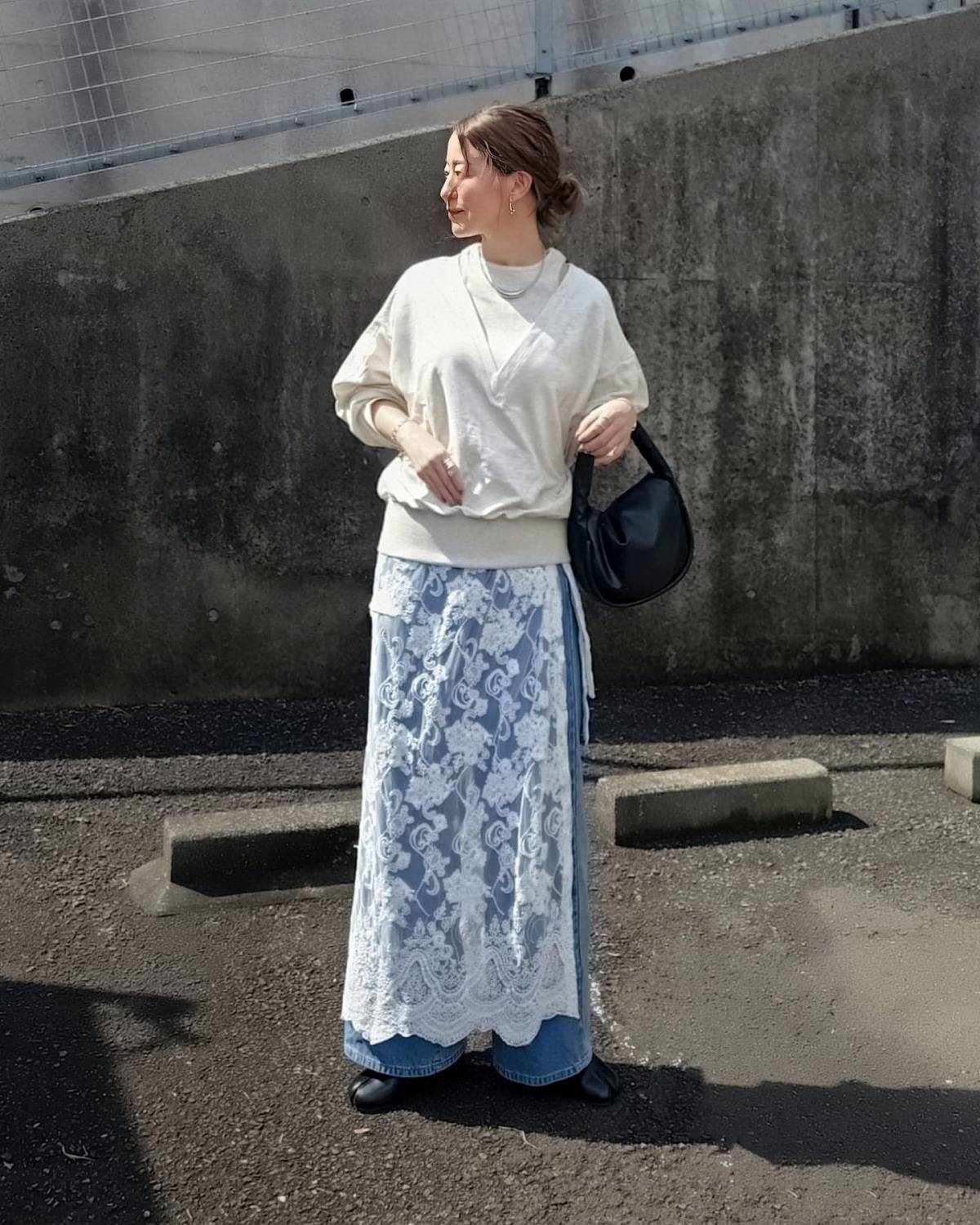 レースの巻きスカートを重ね着する！