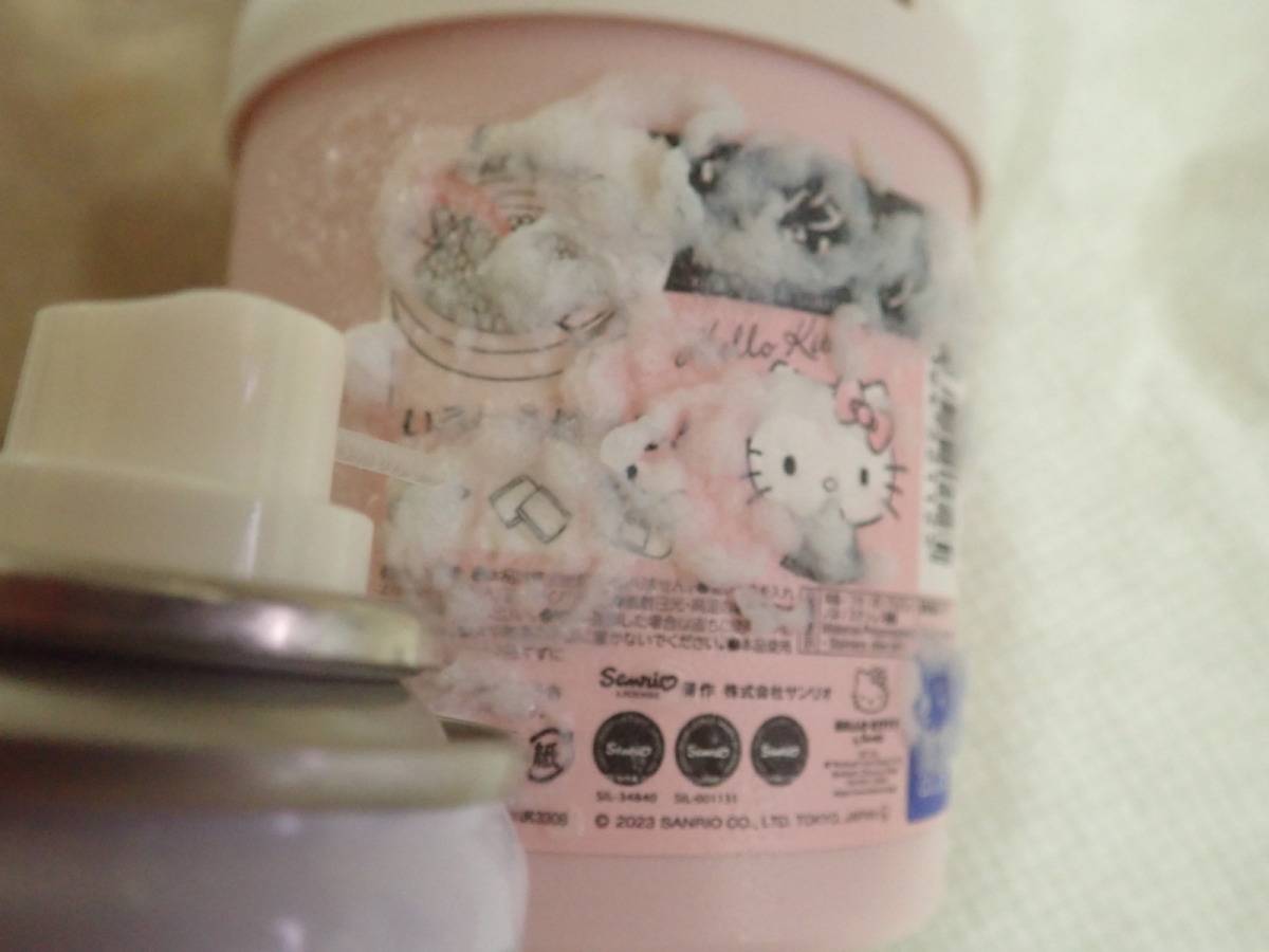 ダイソーのシールはがしスプレー(泡タイプ)