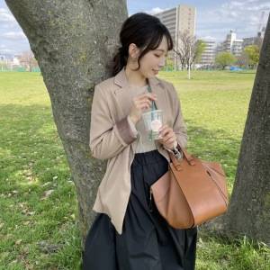 寒暖差のある時季に大活躍！秋にちょうどいい「ベージュジャケット」コーデ