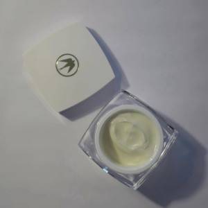 肌にとろけるような潤いを。なめらかな素肌へ導く【BI-SU】フェイスクリーム