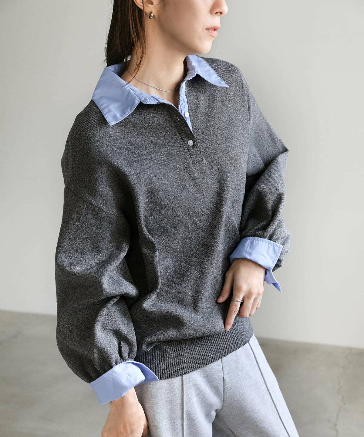 パンツコーデの女性