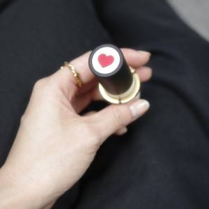 ひと塗りでうる艶に♡持っているだけで心が躍る「AHRES」の極上リップ