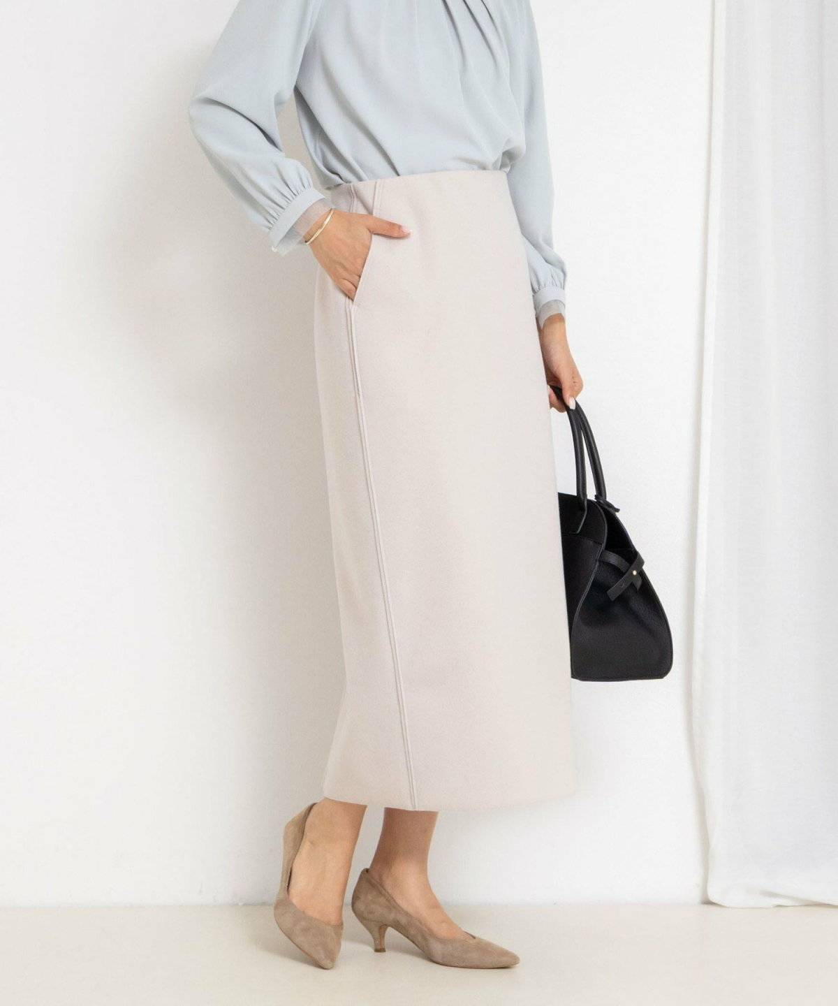 ブラウスとタイトスカートのコーデ