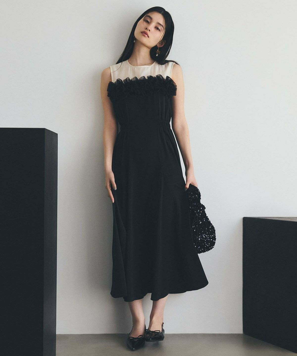 ワンピースコーデの女性