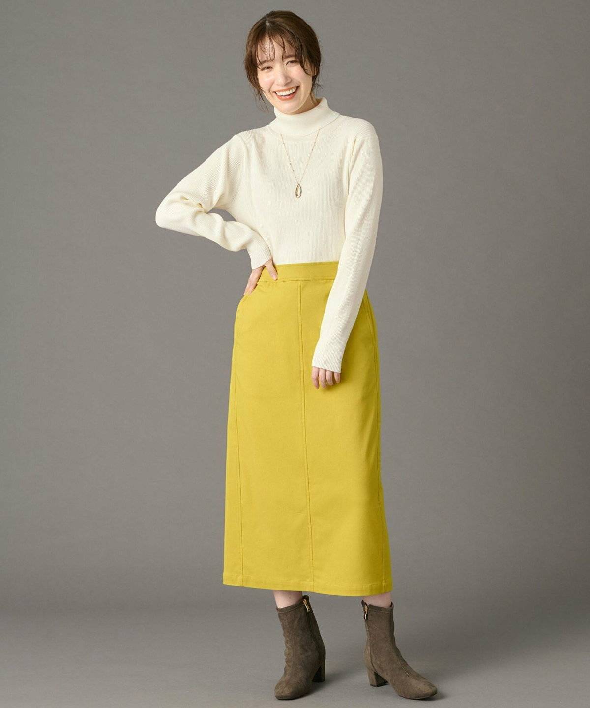 スカートコーデの女性