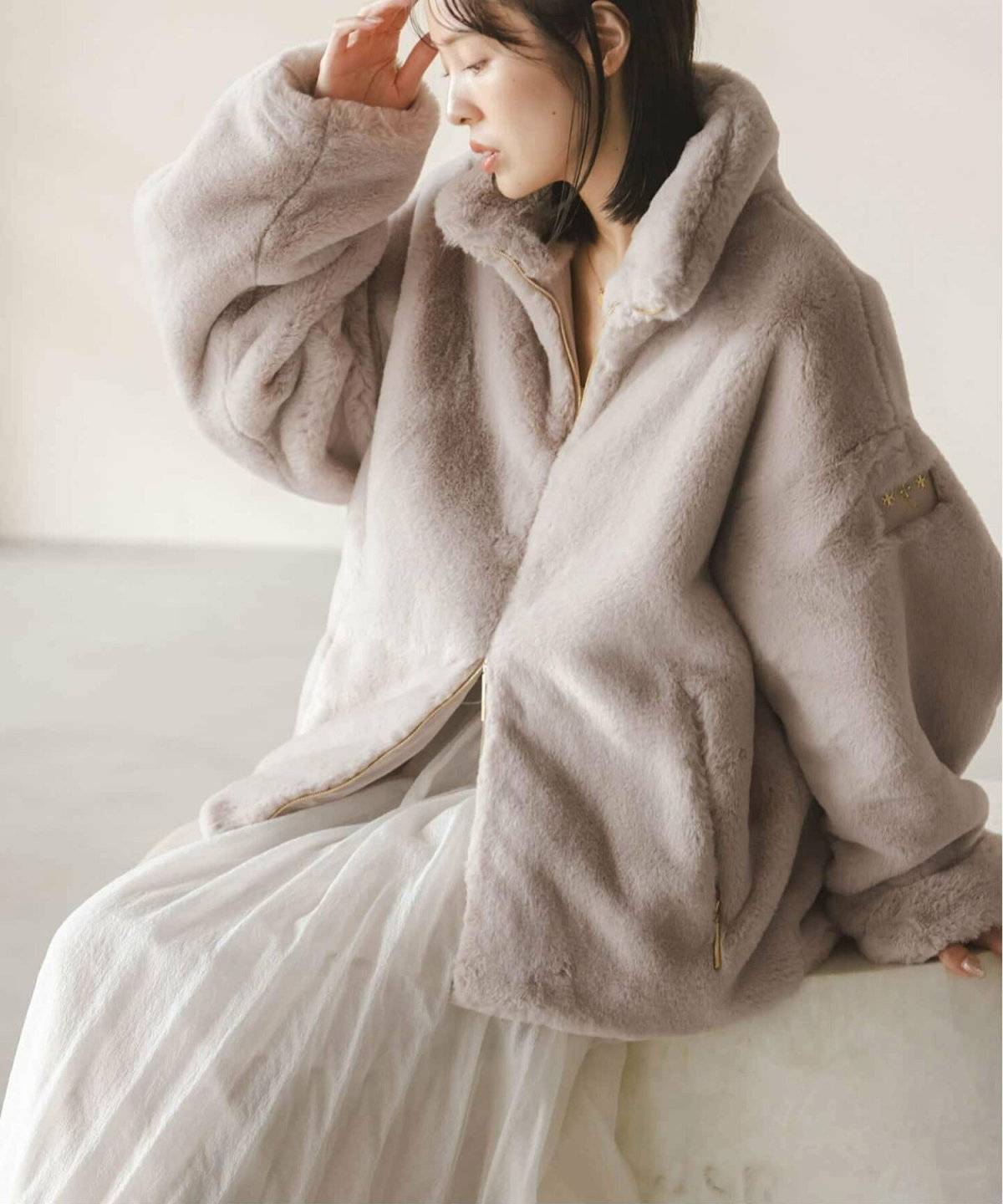 スカートコーデの女性