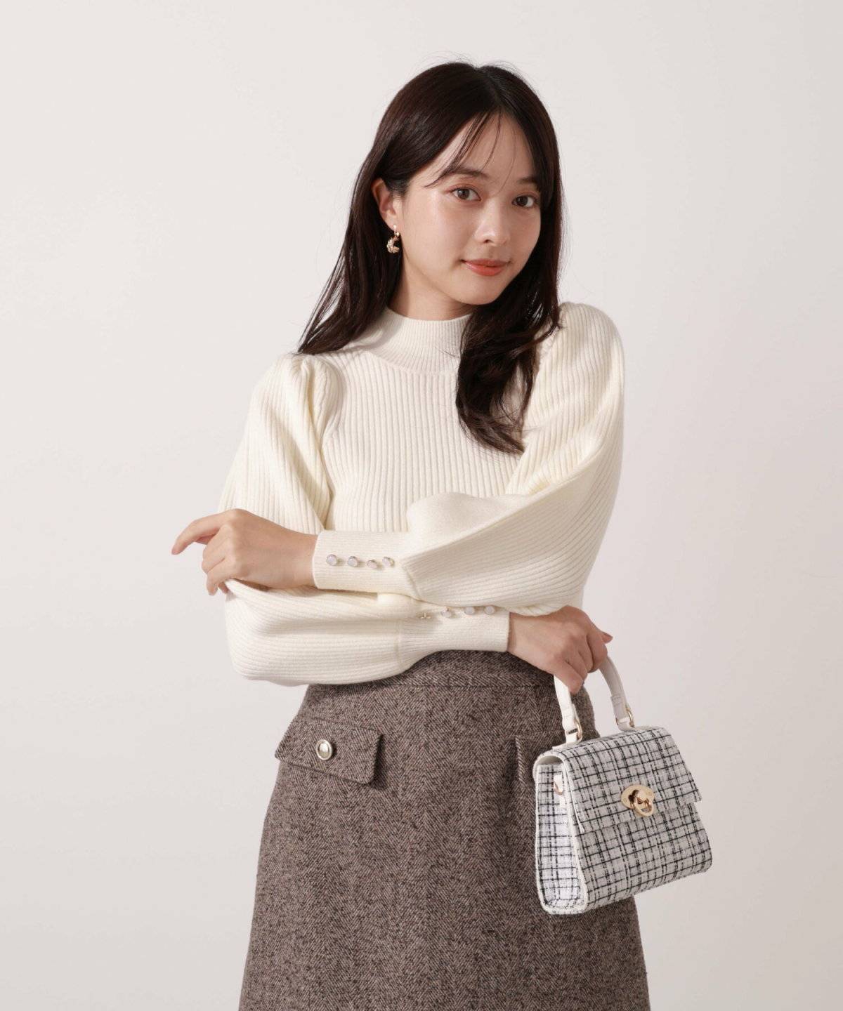 スカートコーデの女性