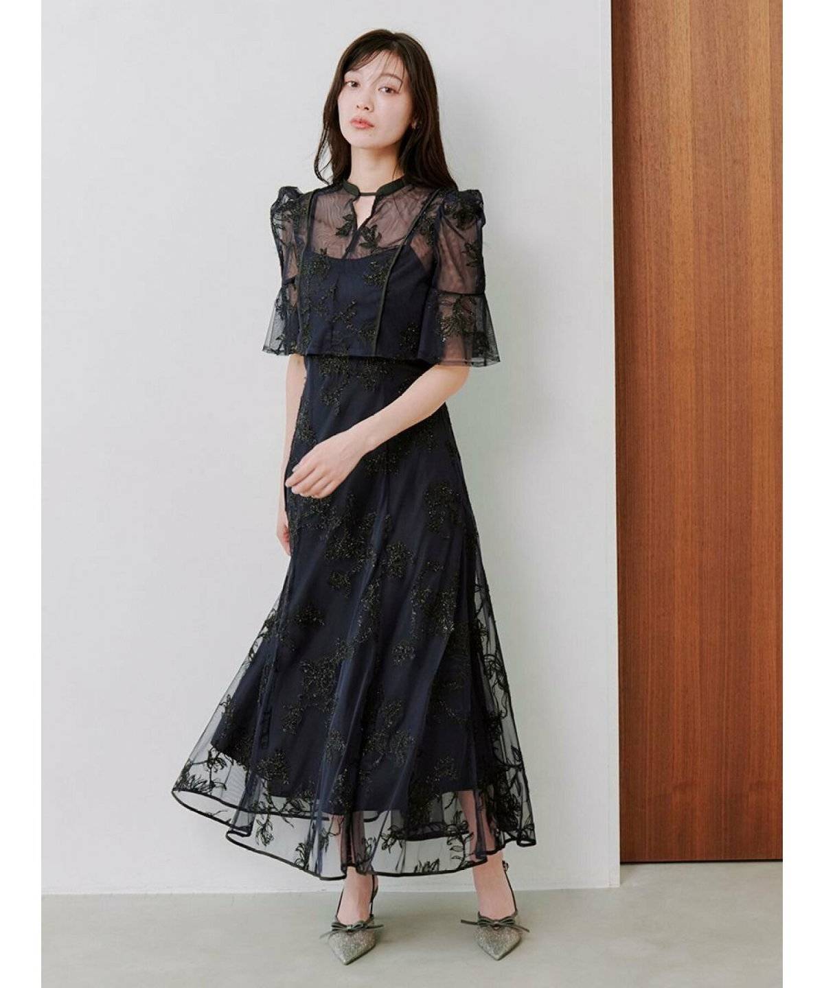 ドレスコーデの女性