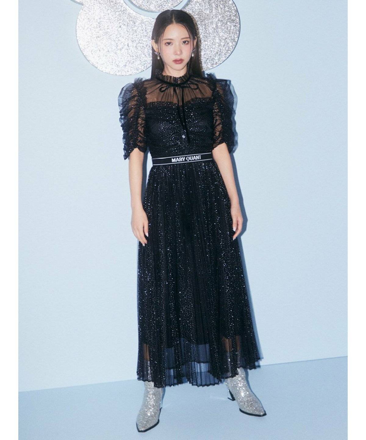 ドレスコーデの女性