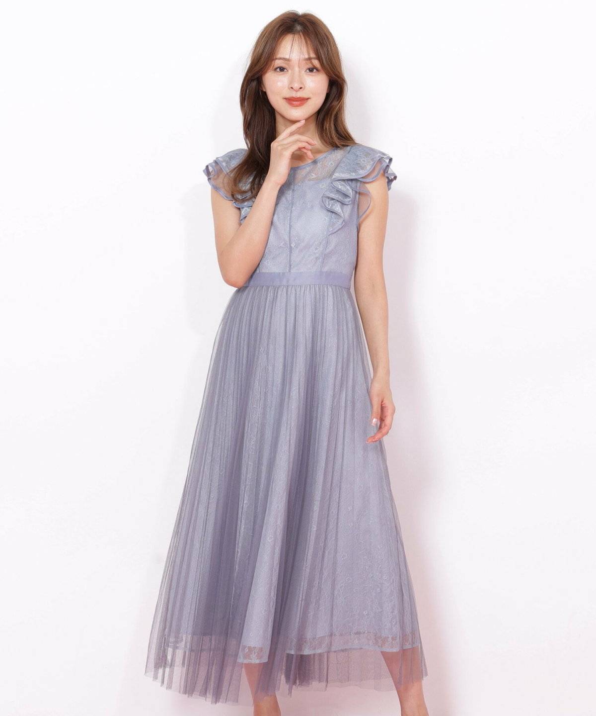 ドレスコーデの女性