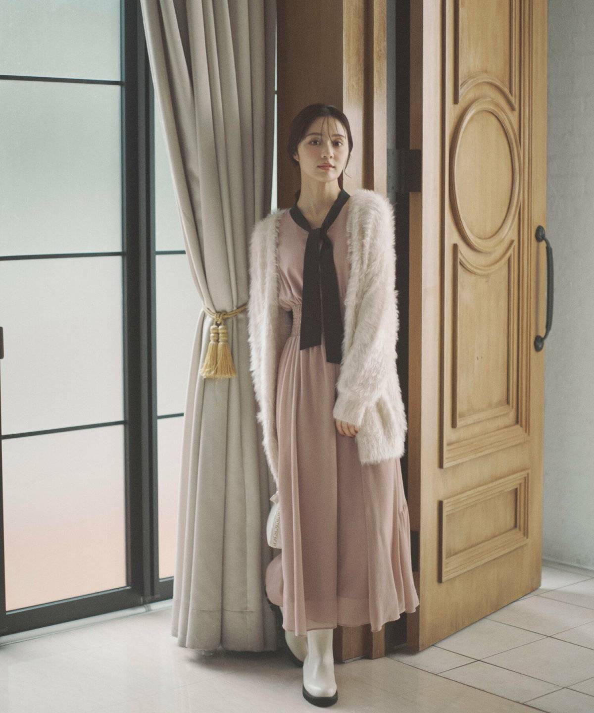 ドレスコーデの女性