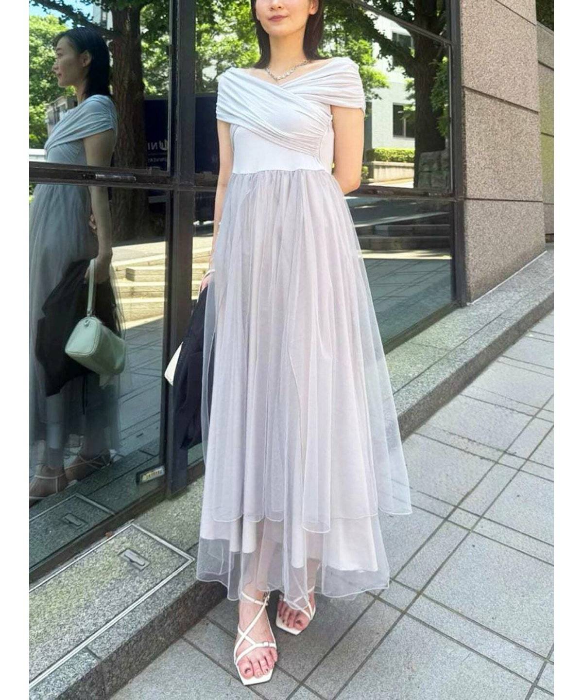 ドレスコーデの女性